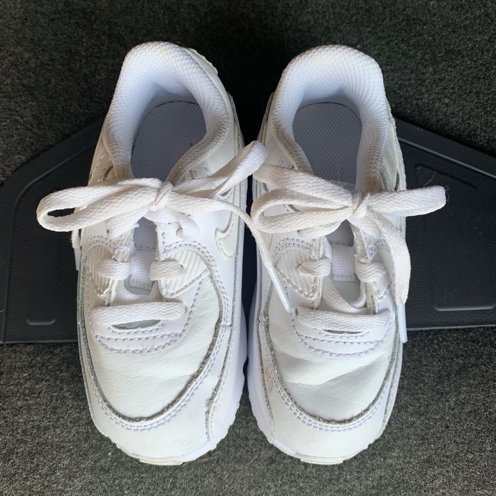Boys Sz 8 NIKE